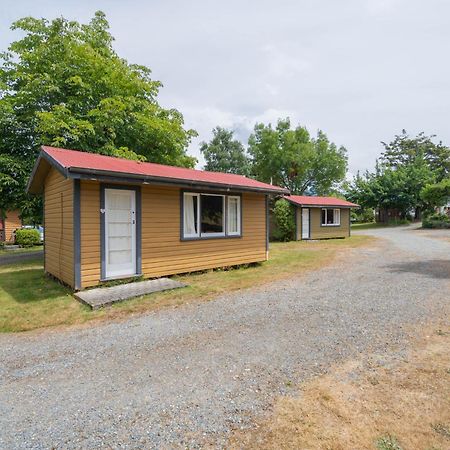 Manapouri Holiday Park Exterior photo