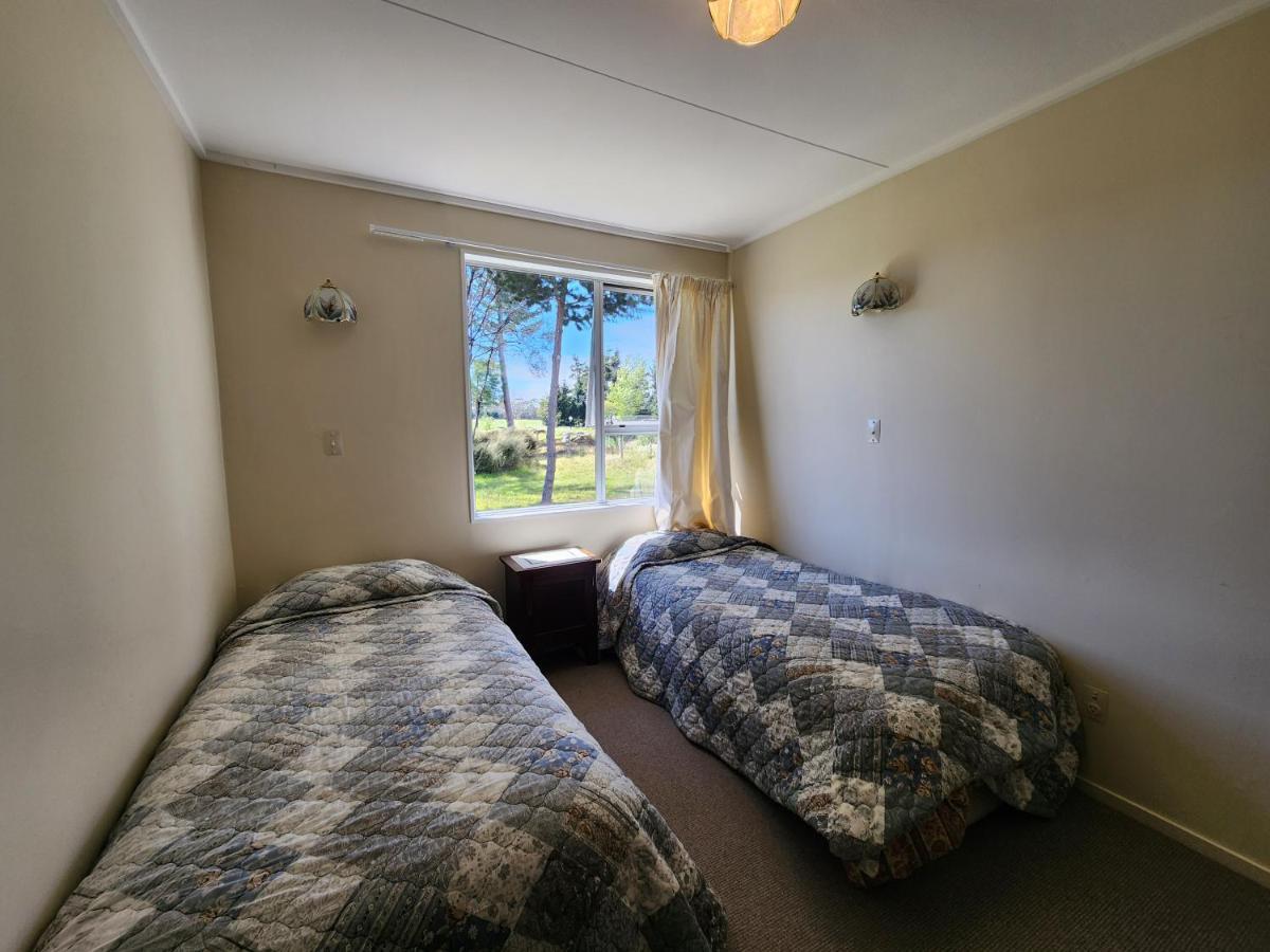 Manapouri Holiday Park Exterior photo