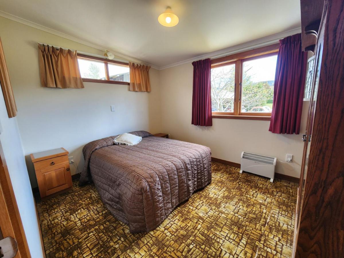 Manapouri Holiday Park Exterior photo