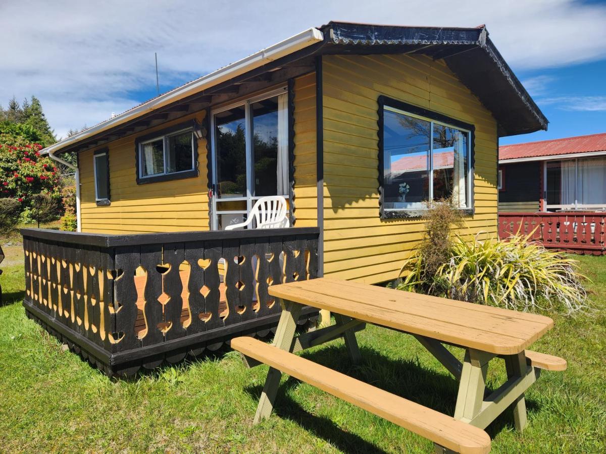Manapouri Holiday Park Exterior photo