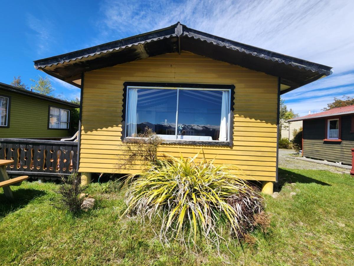Manapouri Holiday Park Exterior photo
