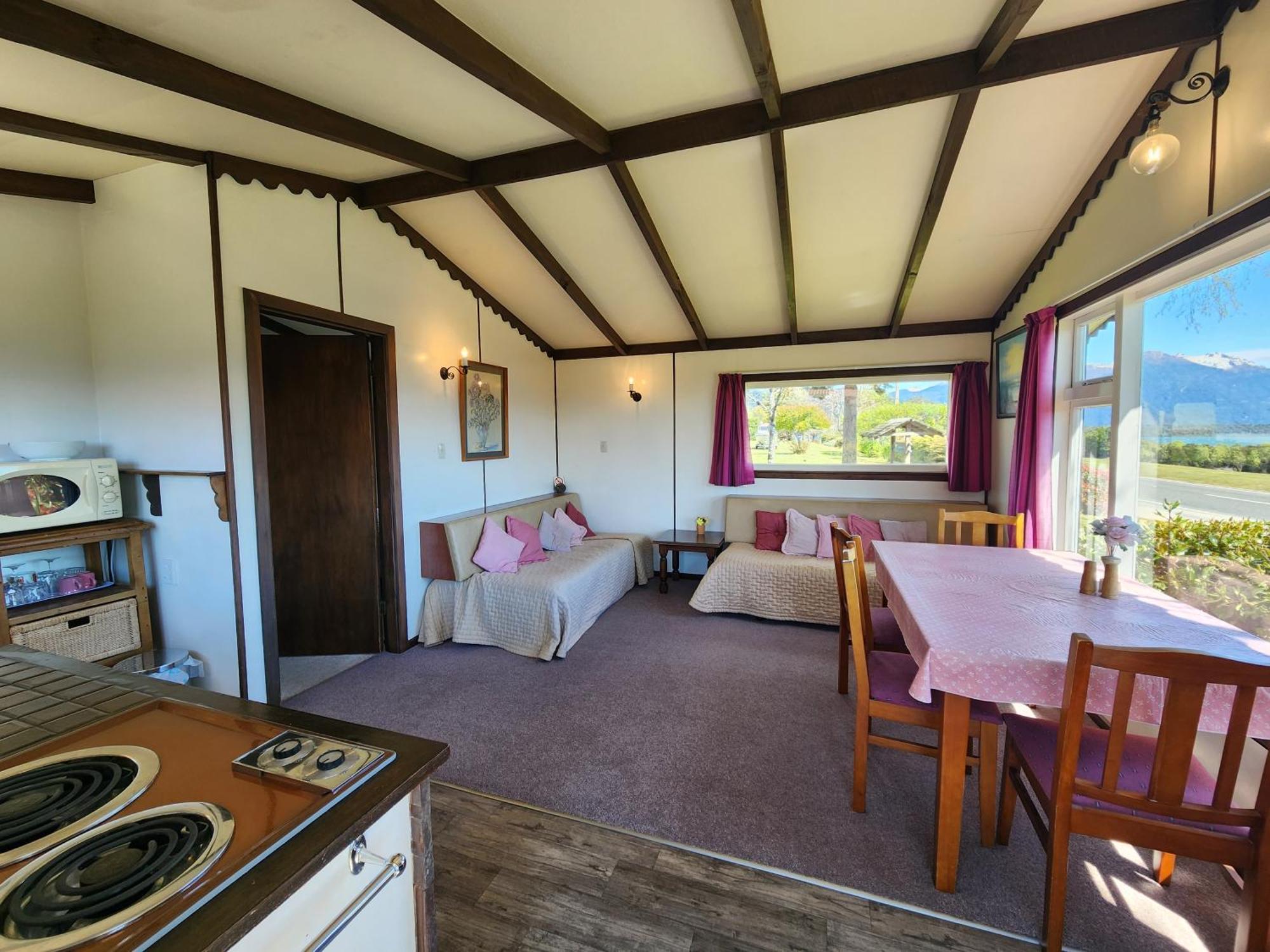Manapouri Holiday Park Exterior photo