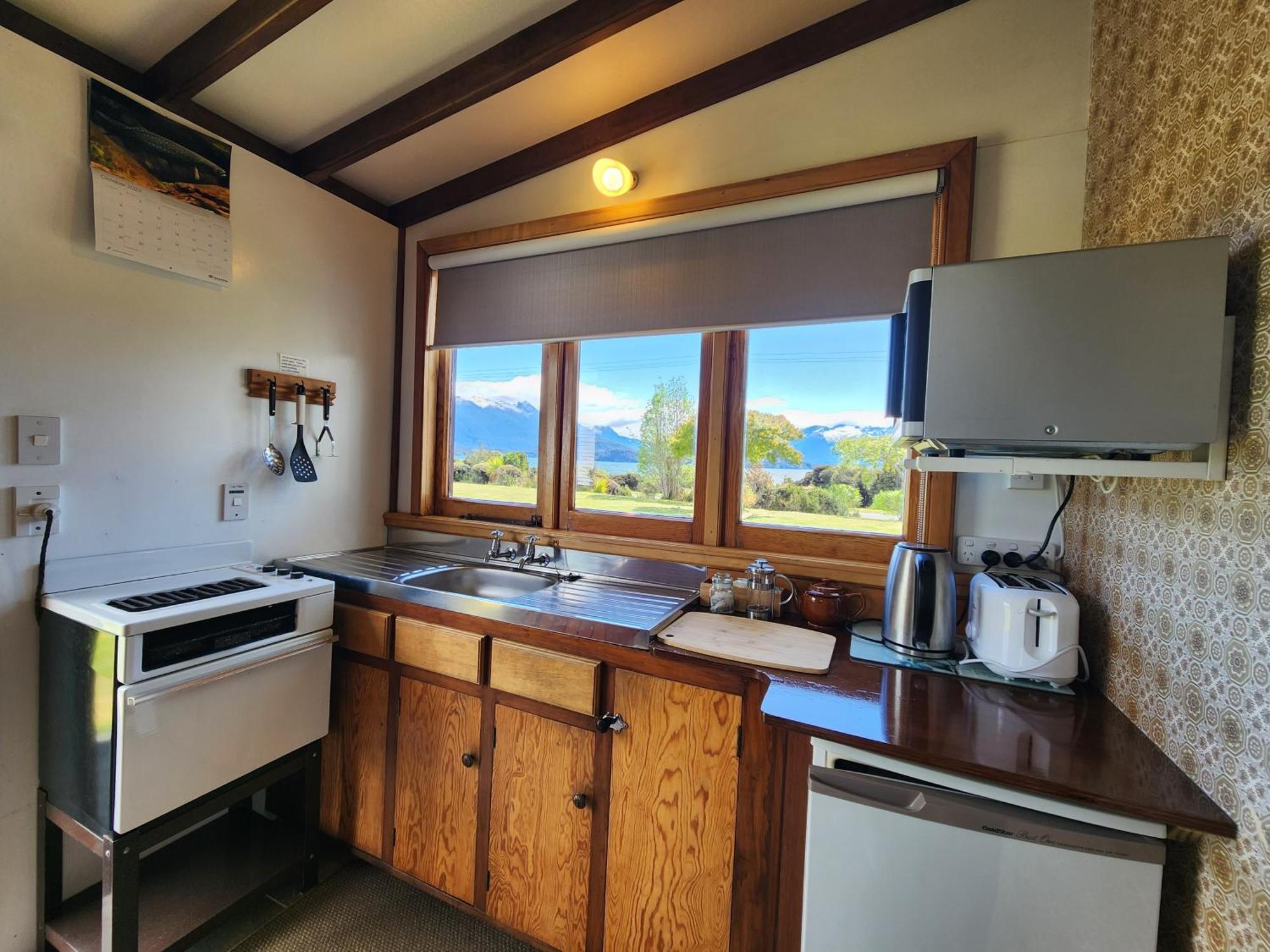 Manapouri Holiday Park Exterior photo